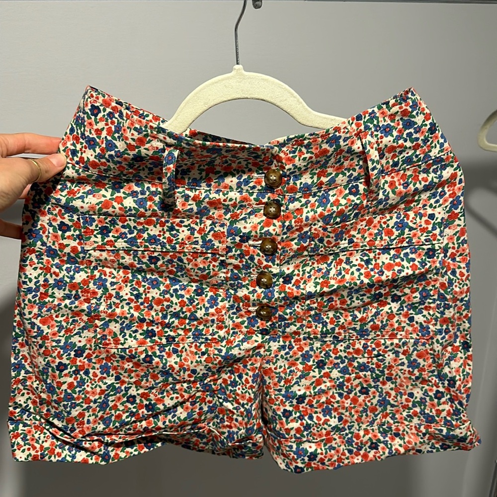 Sézane flower high waist shorts